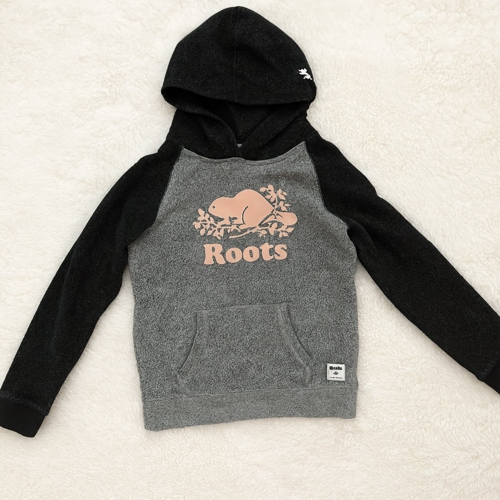Roots kids youth XXL kanga hoodie in salt and pepper and black with pink accents